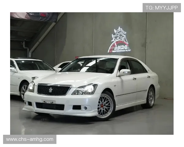 在皇冠中国官网上找到专属你的个性定制款式，彰显独一无二的高贵品味